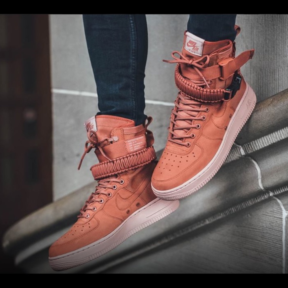 Nike Women's High-Top Sneakers - Rust Red